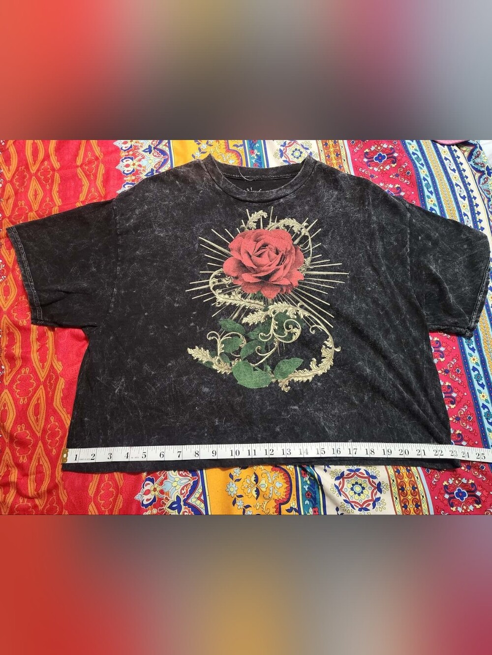 Vintage Black Graphic Tee with Red Rose Motif Crop Top Grunge Distressed - Picture 2 of 7
